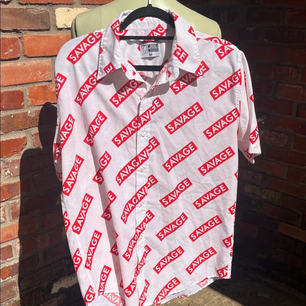 Weekend Warrior Savage Graphic Men's Short Sleeve Button Down Shirt size Medium